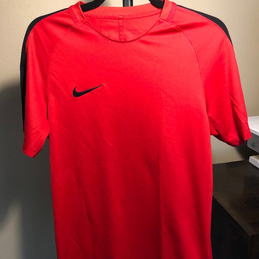 Nike Graphic Soccer Tee